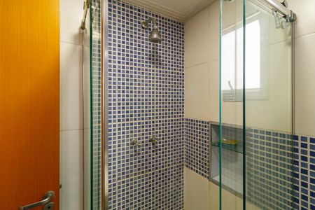 Apartamento à venda com 76m², 2 quartos e 2 vagas Apartamento à venda com 76m², 2 quartos e 2 vagasBanheiro da Suíte