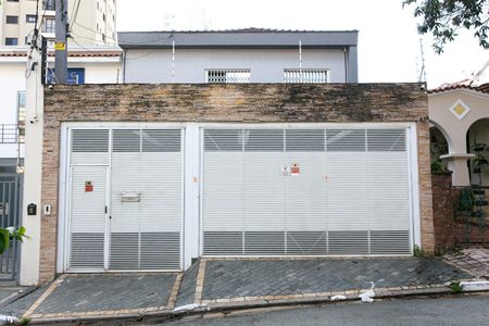 Casa à venda com 373m², 4 quartos e 3 vagas Casa à venda com 373m², 4 quartos e 3 vagasFachada