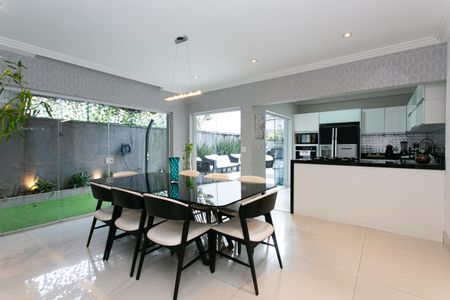 Casa à venda com 373m², 4 quartos e 3 vagas Casa à venda com 373m², 4 quartos e 3 vagasCopa