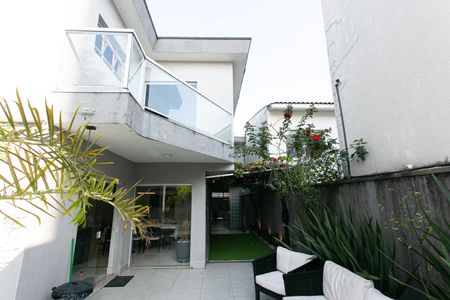 Casa à venda com 373m², 4 quartos e 3 vagas Casa à venda com 373m², 4 quartos e 3 vagasÁrea Externa