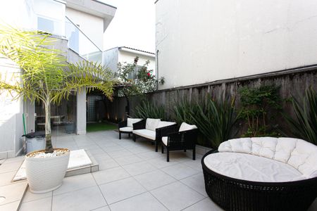 Casa à venda com 373m², 4 quartos e 3 vagas Casa à venda com 373m², 4 quartos e 3 vagasÁrea Externa