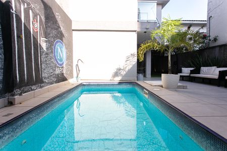 Casa à venda com 373m², 4 quartos e 3 vagas Casa à venda com 373m², 4 quartos e 3 vagasPiscina