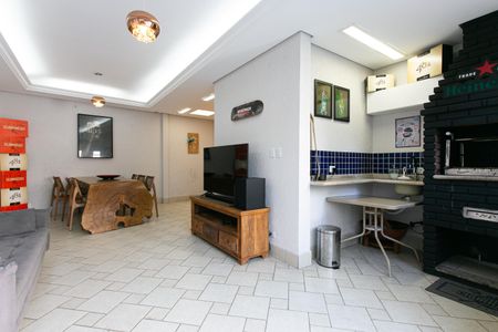 Casa à venda com 373m², 4 quartos e 3 vagas Casa à venda com 373m², 4 quartos e 3 vagasEspaço Gourmet