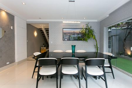 Casa à venda com 373m², 4 quartos e 3 vagas Casa à venda com 373m², 4 quartos e 3 vagasCopa