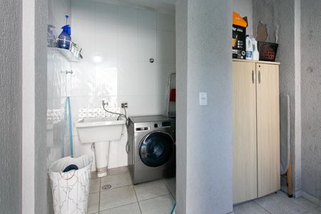 Casa à venda com 373m², 4 quartos e 3 vagas Casa à venda com 373m², 4 quartos e 3 vagasÁrea de Serviço