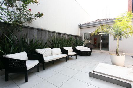 Casa à venda com 373m², 4 quartos e 3 vagas Casa à venda com 373m², 4 quartos e 3 vagasÁrea Externa