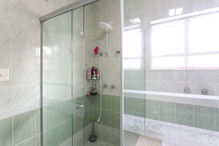 Casa à venda com 373m², 4 quartos e 3 vagas Casa à venda com 373m², 4 quartos e 3 vagasBanheiro da Suíte 1