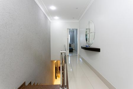 Casa à venda com 373m², 4 quartos e 3 vagas Casa à venda com 373m², 4 quartos e 3 vagasCorredor