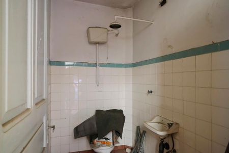 Casa à venda com 250m², 6 quartos e 2 vagasBanheiro de serviço