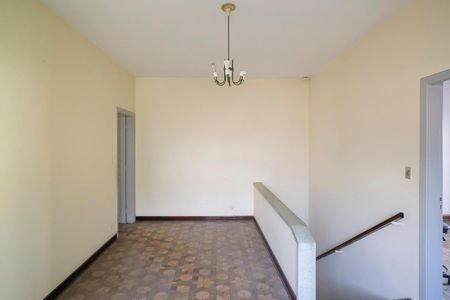 Casa à venda com 250m², 6 quartos e 2 vagasAcesso aos quartos