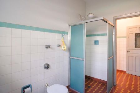 Casa à venda com 250m², 6 quartos e 2 vagasBanheiro 2