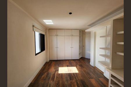 Apartamento à venda com 300m², 3 quartos e 4 vagas Apartamento à venda com 300m², 3 quartos e 4 vagasSuíte 2