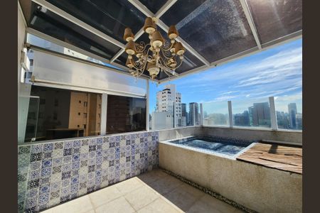 Apartamento à venda com 300m², 3 quartos e 4 vagas Apartamento à venda com 300m², 3 quartos e 4 vagasVaranda - Piscina