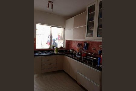 Casa à venda com 105m², 3 quartos e 3 vagas