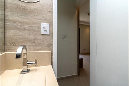 Apartamento à venda com 72m², 3 quartos e 1 vaga Apartamento à venda com 72m², 3 quartos e 1 vagaBanheiro Social