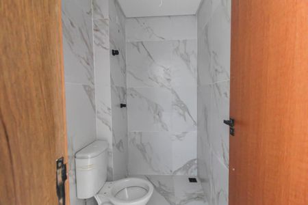 Casa à venda com 140m², 3 quartos e 2 vagas Casa à venda com 140m², 3 quartos e 2 vagasLavabo