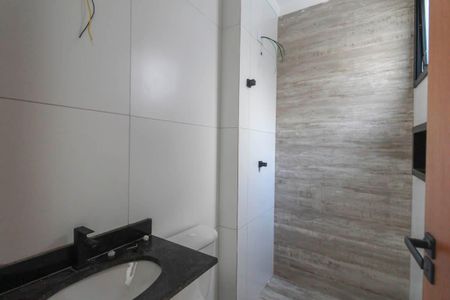 Casa à venda com 140m², 3 quartos e 2 vagas Casa à venda com 140m², 3 quartos e 2 vagasBanheiro
