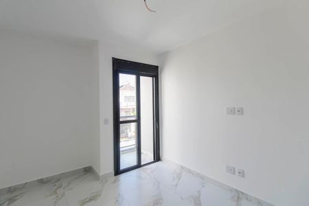 Casa à venda com 140m², 3 quartos e 2 vagas Casa à venda com 140m², 3 quartos e 2 vagasSuite
