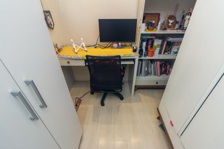 Apartamento à venda com 58m², 2 quartos e 2 vagas Apartamento à venda com 58m², 2 quartos e 2 vagasQuarto de Serviço