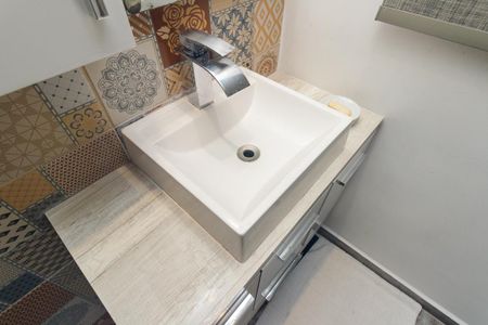 Apartamento à venda com 58m², 2 quartos e 2 vagas Apartamento à venda com 58m², 2 quartos e 2 vagasBanheiro da Suíte