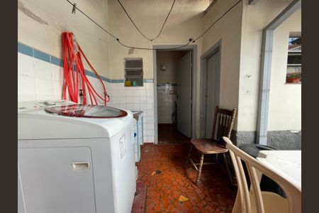 Casa à venda com 250m², 3 quartos e 3 vagas Casa à venda com 250m², 3 quartos e 3 vagasÁrea de Serviço