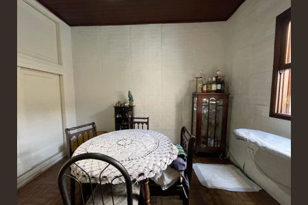 Casa à venda com 250m², 3 quartos e 3 vagas Casa à venda com 250m², 3 quartos e 3 vagasQuarto 2