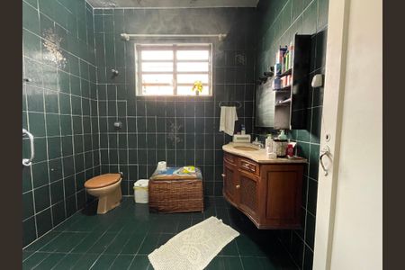 Casa à venda com 250m², 3 quartos e 3 vagas Casa à venda com 250m², 3 quartos e 3 vagasBanheiro Social 2
