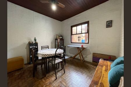 Casa à venda com 250m², 3 quartos e 3 vagas Casa à venda com 250m², 3 quartos e 3 vagasQuarto 2