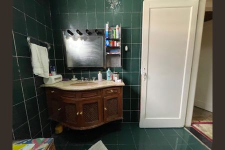 Casa à venda com 250m², 3 quartos e 3 vagas Casa à venda com 250m², 3 quartos e 3 vagasBanheiro Social 2