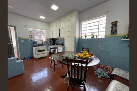 Casa à venda com 250m², 3 quartos e 3 vagas Casa à venda com 250m², 3 quartos e 3 vagasCozinha