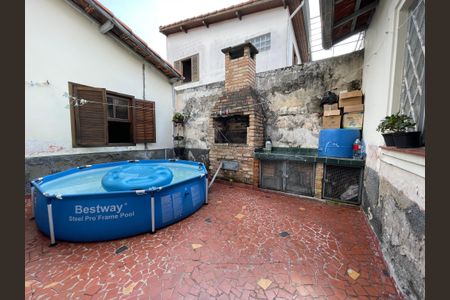 Casa à venda com 250m², 3 quartos e 3 vagas Casa à venda com 250m², 3 quartos e 3 vagasQuintal