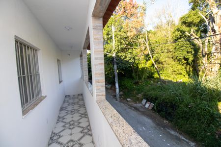 Casa à venda com 150m², 4 quartos e 1 vaga Casa à venda com 150m², 4 quartos e 1 vagaVaranda