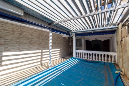 Casa à venda com 300m², 3 quartos e 2 vagas Casa à venda com 300m², 3 quartos e 2 vagasPiscina