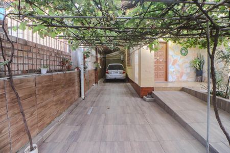 Casa à venda com 150m², 3 quartos e 4 vagasPátio