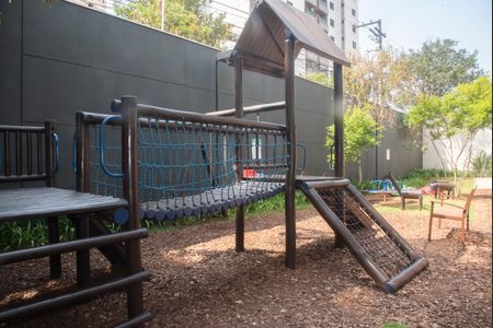 Apartamento para alugar com 65m², 2 quartos e 2 vagas Apartamento para alugar com 65m², 2 quartos e 2 vagasÁrea comum - Playground