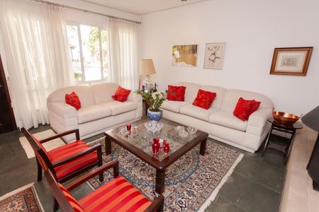 Casa de condomínio à venda com 250m², 4 quartos e 4 vagasSala