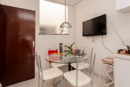 Casa de condomínio à venda com 250m², 4 quartos e 4 vagasCozinha