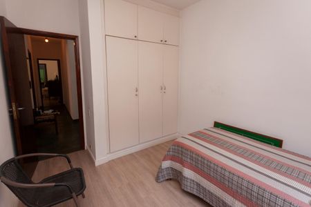 Casa de condomínio à venda com 250m², 4 quartos e 4 vagasQuarto 3