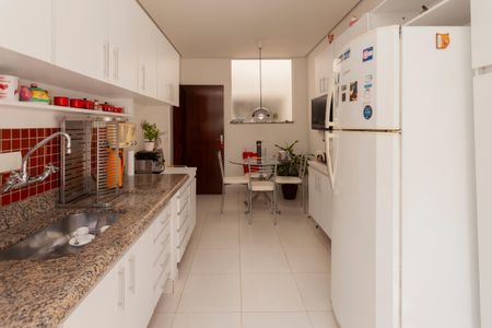 Casa de condomínio à venda com 250m², 4 quartos e 4 vagasCozinha