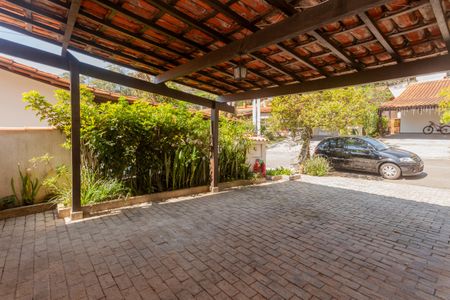 Casa de condomínio à venda com 250m², 4 quartos e 4 vagasGaragem