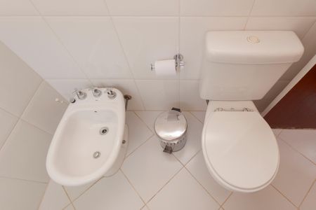 Casa de condomínio à venda com 250m², 4 quartos e 4 vagasBanheiro da Suíte