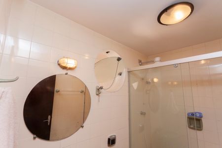 Casa de condomínio à venda com 250m², 4 quartos e 4 vagasBanheiro Social