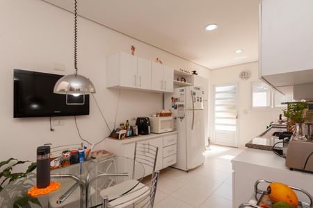 Casa de condomínio à venda com 250m², 4 quartos e 4 vagasCozinha