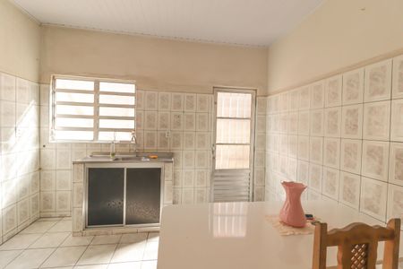 Casa à venda com 234m², 3 quartos e 1 vaga Casa à venda com 234m², 3 quartos e 1 vagaCozinha