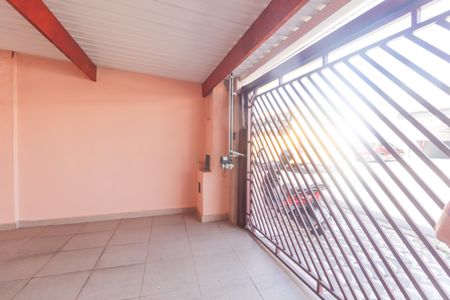 Casa à venda com 234m², 3 quartos e 1 vaga Casa à venda com 234m², 3 quartos e 1 vagaGaragem