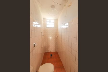 Casa à venda com 234m², 3 quartos e 1 vaga Casa à venda com 234m², 3 quartos e 1 vagaBanheiro da Suíte