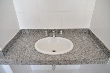 Apartamento à venda com 82m², 3 quartos e 2 vagasBanheiro da Suíte