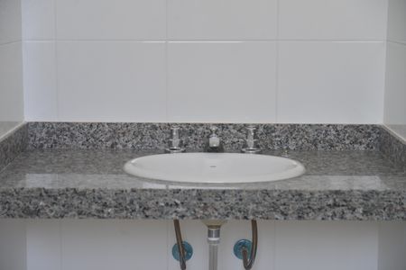 Apartamento à venda com 82m², 2 quartos e 2 vagasBanheiro da Suíte