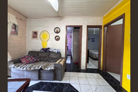 Casa à venda com 90m², 2 quartos e 3 vagas Casa à venda com 90m², 2 quartos e 3 vagasSala