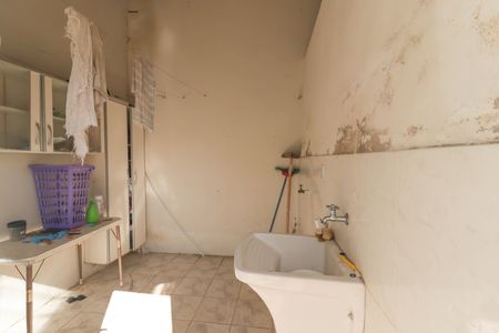 Casa à venda com 324m², 3 quartos e 2 vagas Casa à venda com 324m², 3 quartos e 2 vagasÁrea de Serviço